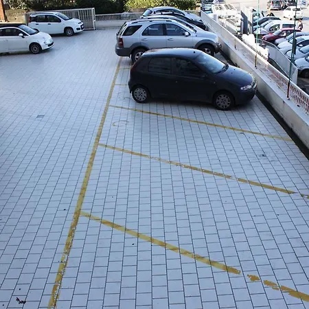 Tinky's House 아파트