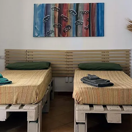 Tinky's House דירה