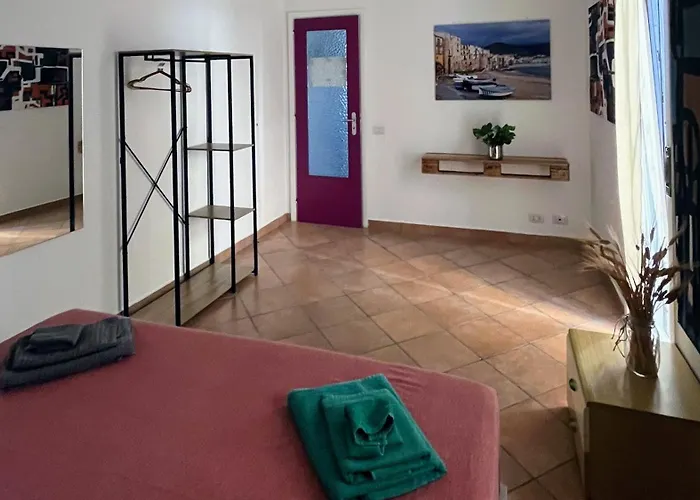 Tinky's House شقة تْشيفالو