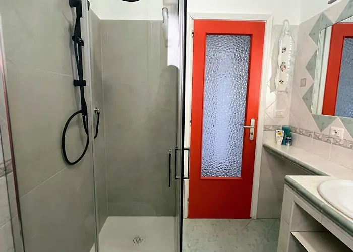 Tinky's House צ'פאלו